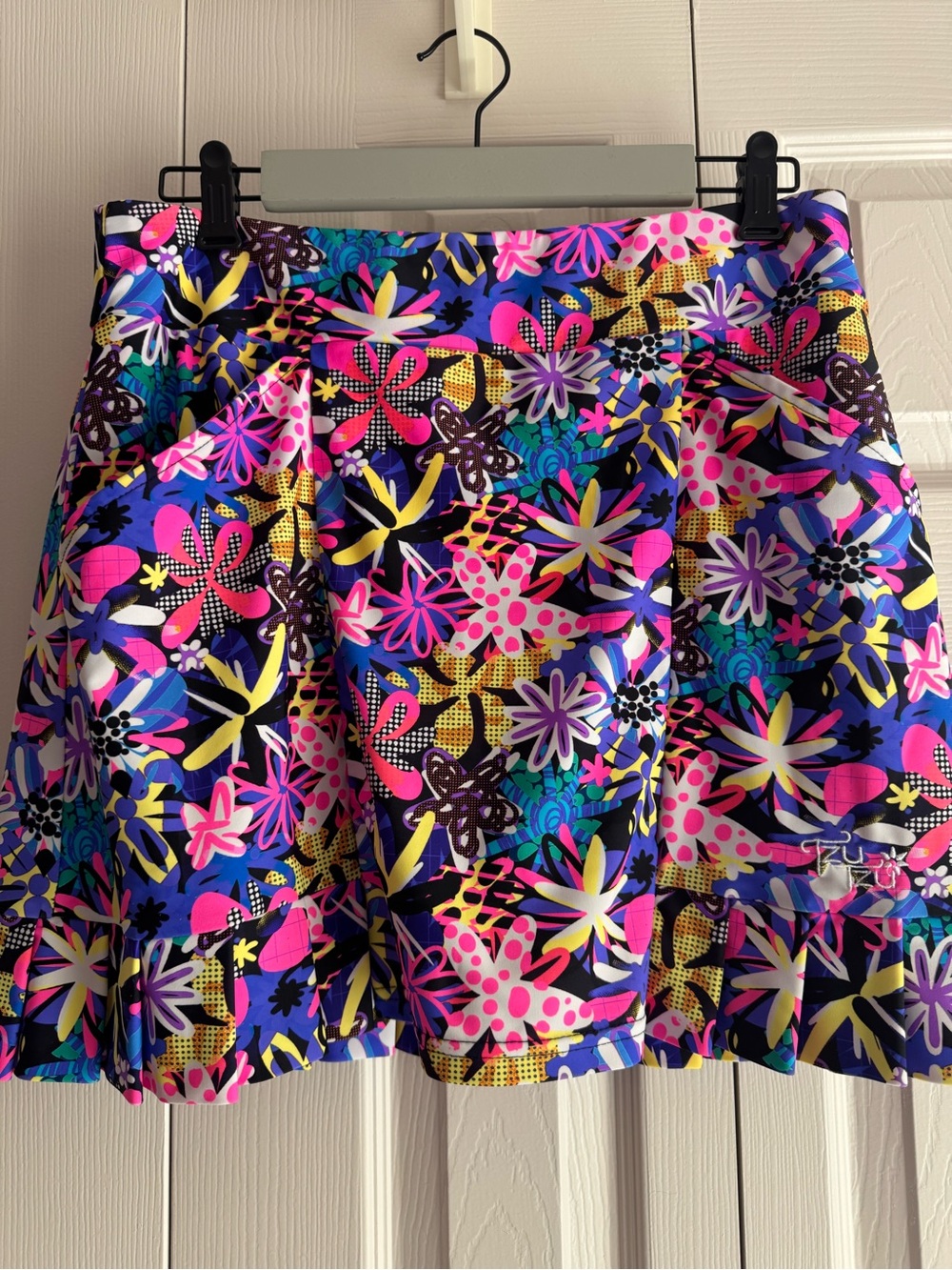 TZU TZU Mia Skort Size LARGE “Get Happy”; Activewear, Golf, Tennis, Pickleball